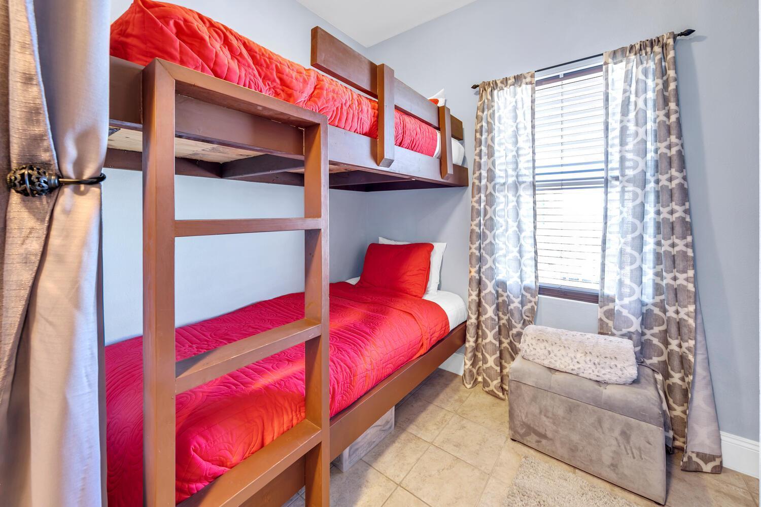 Laketown Wharf 1829 By Emerald Coast Retreats *